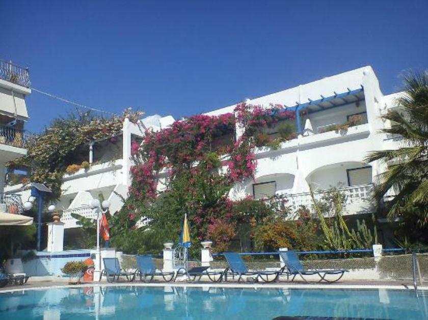 Ninetta'S Studios Poros Town Екстериор снимка