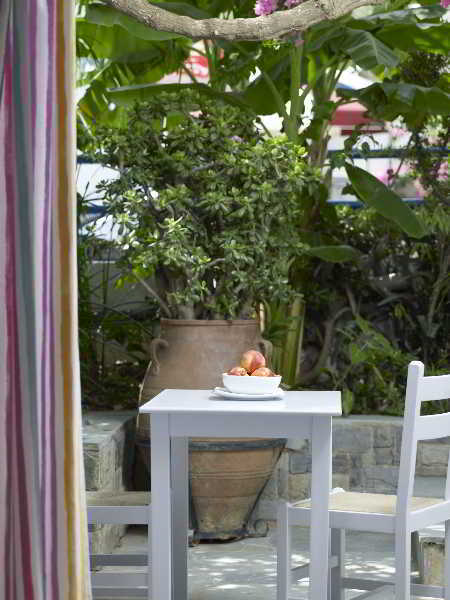 Ninetta'S Studios Poros Town Екстериор снимка